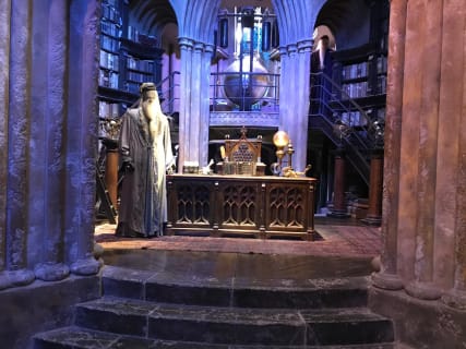 Cover image for the Harry Potter Studios and Walking Tour of London Film Locations experience