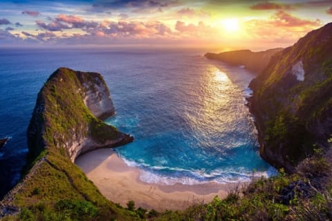 Cover image for the Enchanting Escapes: Discovering Nusa Penida's Hidden Treasures experience