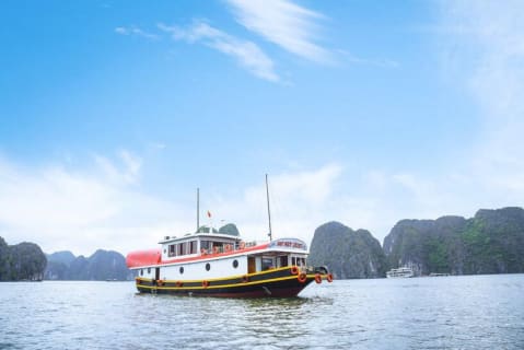 Cover image for the Cat Ba Active Explorer – Cycling, Trekking & Cruising in Lan Ha Bay experience