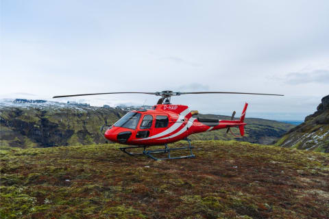 Cover image for the Glacier Edge Helicopter Tour from Skaftafell with Landing – Icefalls & Glacial Vista experience