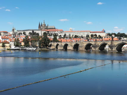 Cover image for the Lo mejor de Praga con comida y barco experience