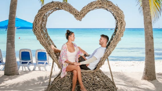 Cover image for the KUZÁ VIP Pass experience