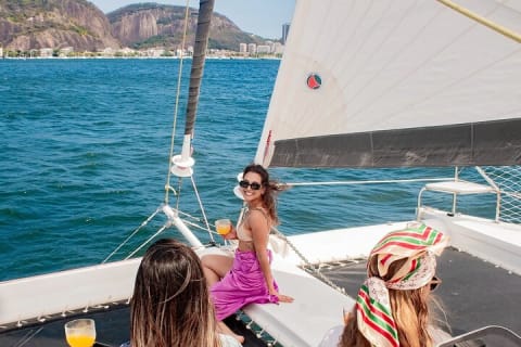 Cover image for the Shared Tour: 3 hrs in Catamaran Sailboat - Velas do Rio experience