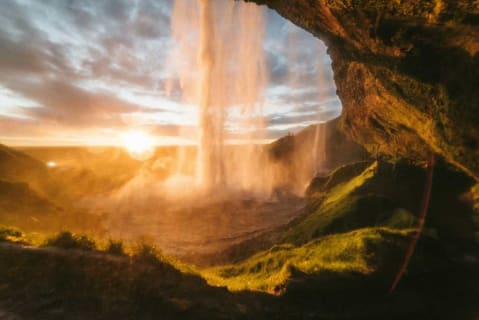 Cover image for the South Coast Wonders experience