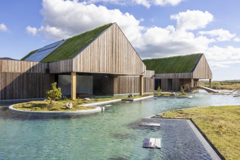 Cover image for the South Coast Wonders with Reykjaböð Hot Springs experience