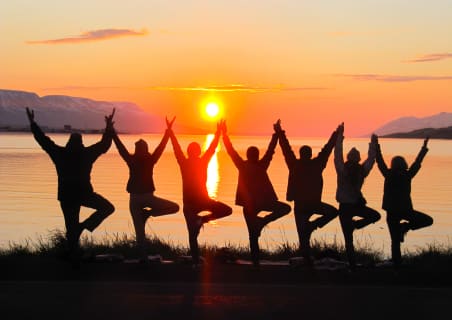 Cover image for the Yoga & Hike Midnightsun Retreat in Iceland experience