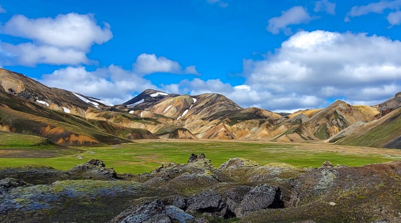 Vondugil is accessible when hiking Laugahraun 4,5 km circle in Landmannalaugar