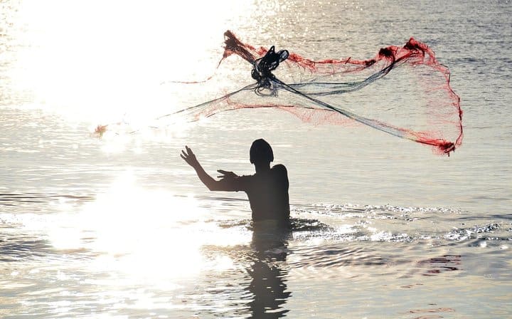 Explore the traditional fishin in village lake