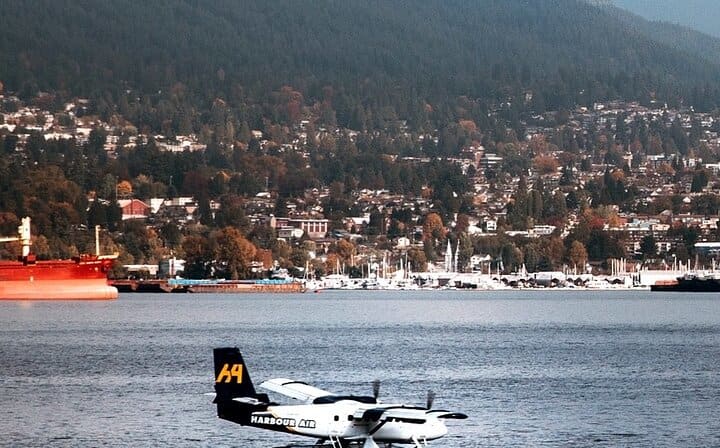 Air harbour seaplane