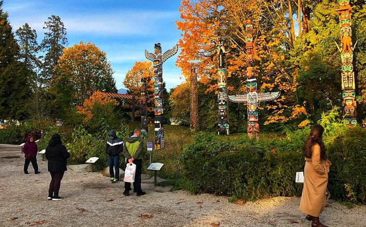 Totems poles