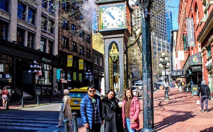 Steam clock
