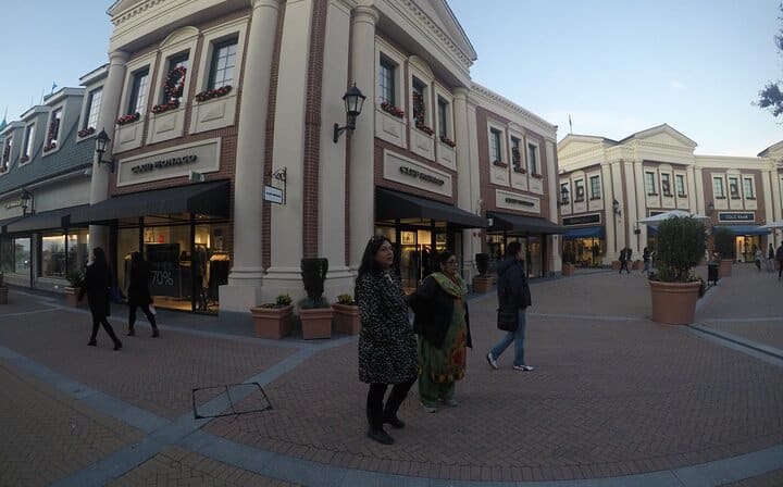 Mac Arthur Glen Designer Outlet Mall