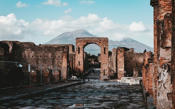 Pompeii entrance on the "Foro"