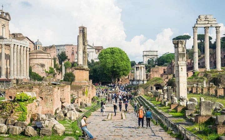 Colosseum Gladiator's Arena & Ancient Rome Group Tour