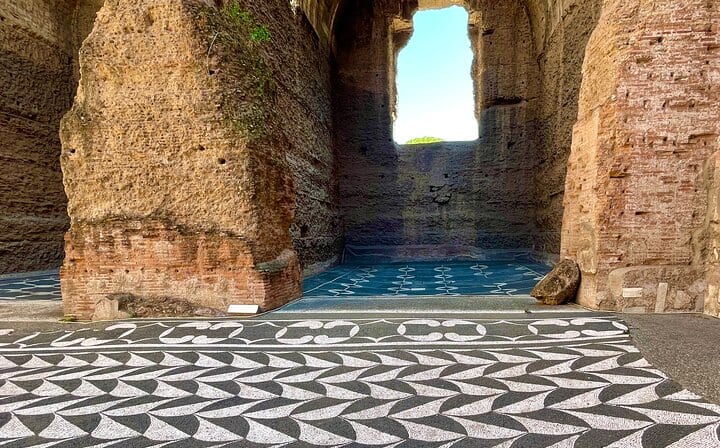Rome Private Tour Colosseum, Baths of Caracalla and Circus Maximus VIP Entrance