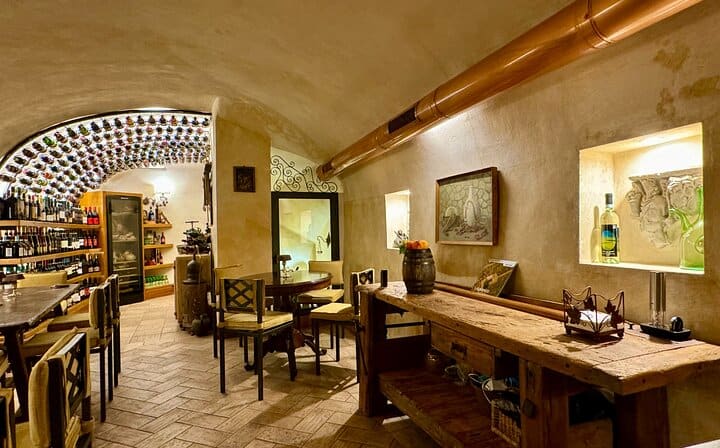 Rome Lunch Food Tasting with Wine Pairing Experience Trastevere