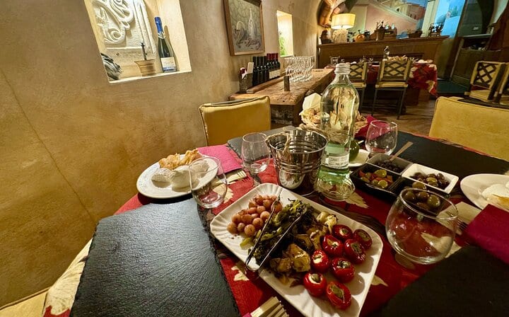 Rome Lunch Food Tasting with Wine Pairing Experience Trastevere