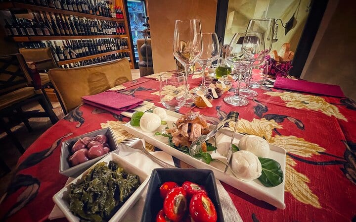 Rome Lunch Food Tasting with Wine Pairing Experience Trastevere