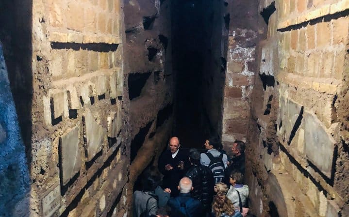 Rome Exclusive Underground Catacombs Guided Tour & Hop-on Hop Off Open Bus Tour