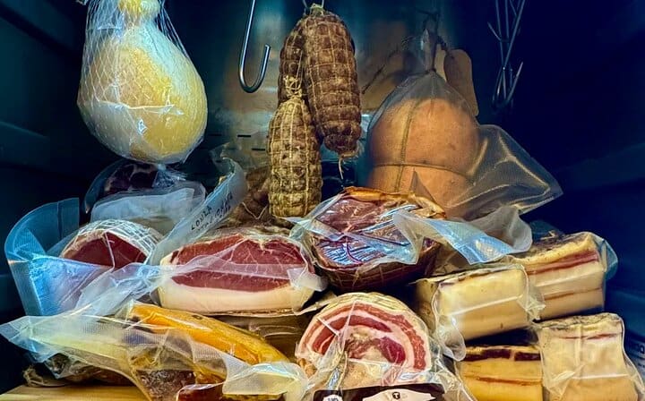 Rome Dinner Food Tasting with Wine Pairing Experience Trastevere