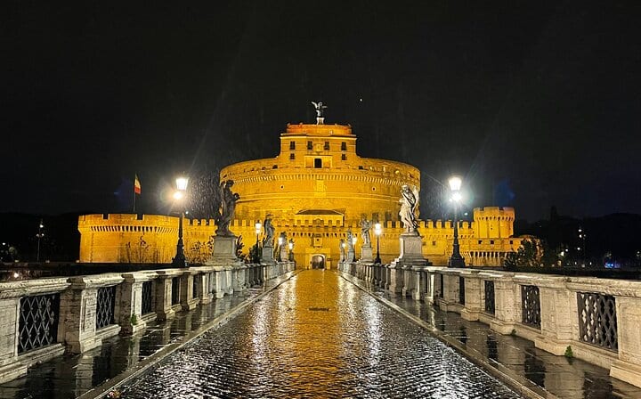 Best of Rome_By_Night Tours Castel Sant'Angelo by night sightseeing by car