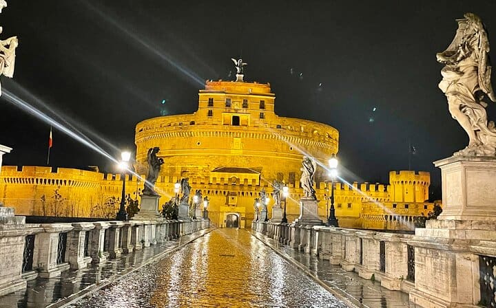 Best of Rome_By_Night Tours Castel Sant'Angelo by night sightseeing
