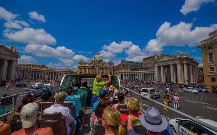 Rome Exclusive Underground Catacombs Guided Tour & Hop-on Hop Off Open Bus Tour