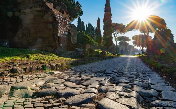 Rome Exclusive Underground Catacombs Guided Tour & Hop-on Hop Off Open Bus Tour