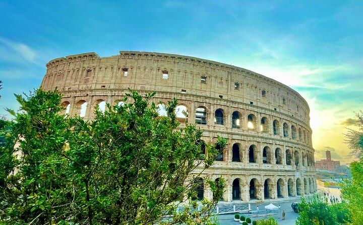 Colosseum, Roman Forum, Palatine Hill, and Panoramic Views Tour