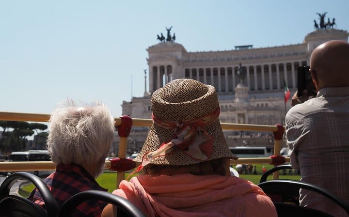 Rome Exclusive Underground Catacombs Guided Tour & Hop-on Hop Off Open Bus Tour