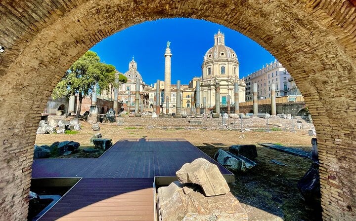 Colosseum, Roman Forum, Palatine Hill, and Panoramic Views Tour