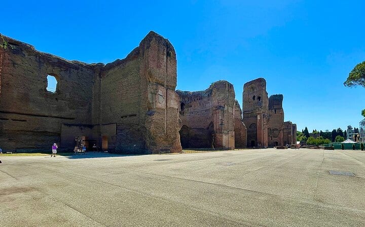 Rome Sightseeing and Catacombs Exclusive Underground Guided Tour, Tickets and Transfer included