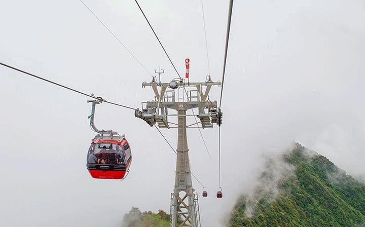 Cable Car Ride during cloudy weather
