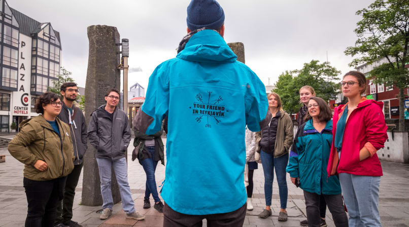 Our guide introducing themselves to a group of travellers
