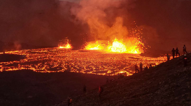 The eruption at its peak power
