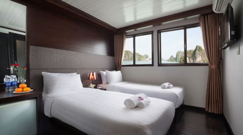 Aclass_Stellar_Cruise_Halong