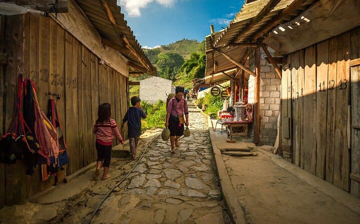 Sapa Trekking 3days/2nights from Hanoi by Limousine Roundtrip