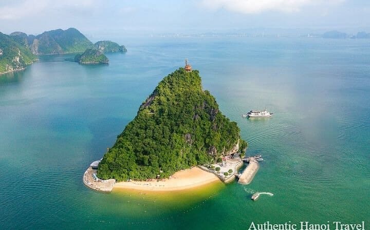Full-Day Halong Bay Islands and Cave Tour Transfer 2 Ways by Newest Expressway