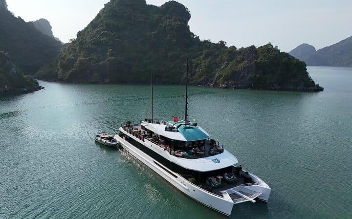 The Halong Catamaran - Top Luxury Day Cruise in Halong Bay