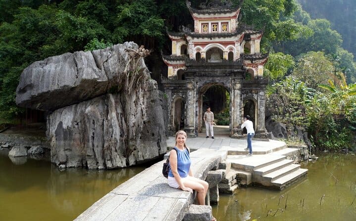 Ninh Binh Day Tour by Luxury Transfer from HANOI (Group of 9)