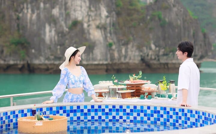 Ha Long Symphony Cruise Luxury Day Tour from Harbor with Pick up