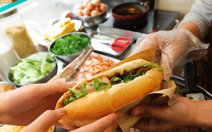 3 Hours Hanoi Street Food Tour: Authentic Food, Culture and Guide