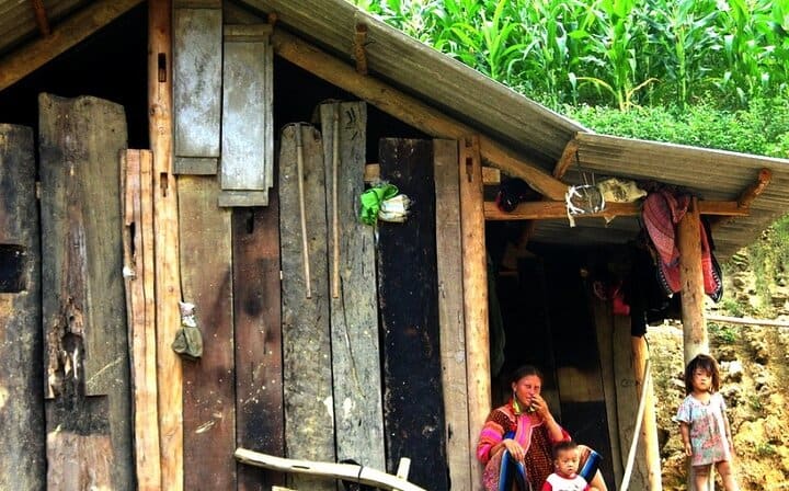From Hanoi to Sapa 2 days Tour by Cabin Bus - 3 * Hotel Overnight