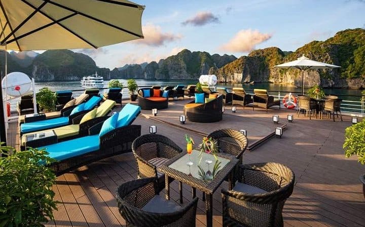 Luxury 5 Stars Cruise 3D-2N: Biking,BBQ Dinner,Golf Course,Cave,Meals,Kayak,Pool