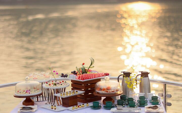 Ha Long Symphony Cruise Luxury Day Tour from Harbor with Pick up