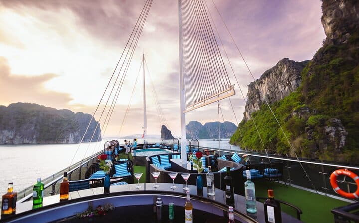 Amethyst - Luxury Daily Cruise From Hanoi with Limousine Transfer