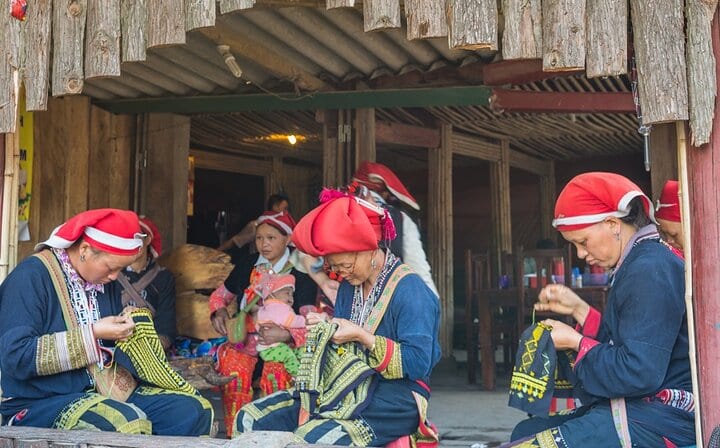 From Hanoi: 2-Days Sapa Trekking and Bus Tour from Hanoi