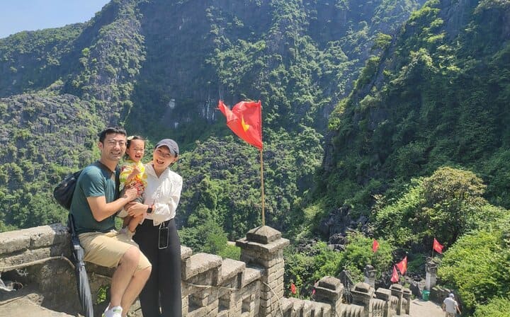 Ninh Binh Tour Hoa Lu Tam Coc Full Day via Boat & Bike with Lunch