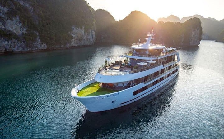 STELLAR OF THE SEAS-Greatest Cruise in the Halong Bay- 2 Days 1 Night Tour