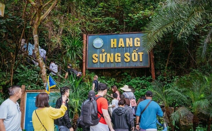 Halong Bay Luxury Day Tour with Amazing Cave, Island and Beach